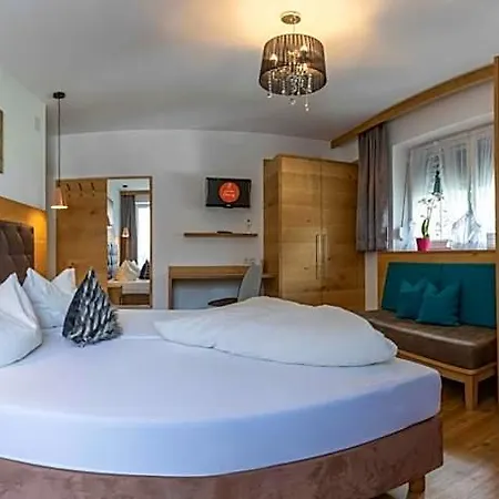 Matthias Aparthotel 3*